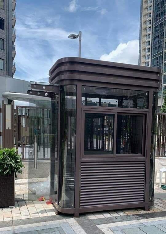 型格黑色單人保安更亭組合屋工程-豪宅獨立屋入口保安亭-屋苑入口更亭-大廈入口單人更亭-公園更亭-Black-Outdoor-Security-Booth-for-Single-單人看更亭